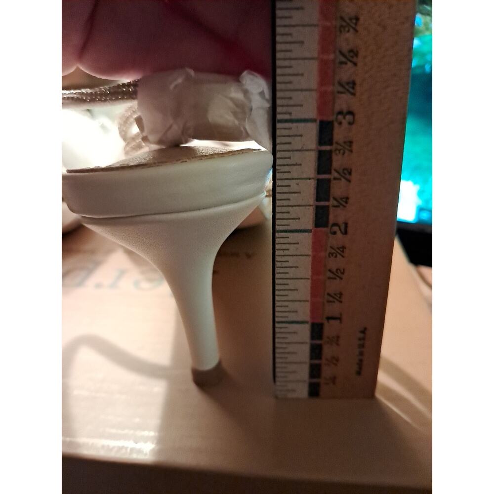 Perphy White Heels With Rhinestones Size 6 - Picture 4 of 6